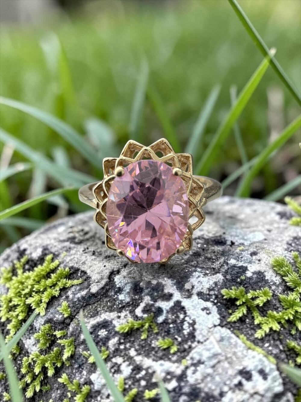 Vintage 10k Gold Pink Zircon Statement Ring Openwork Starburst